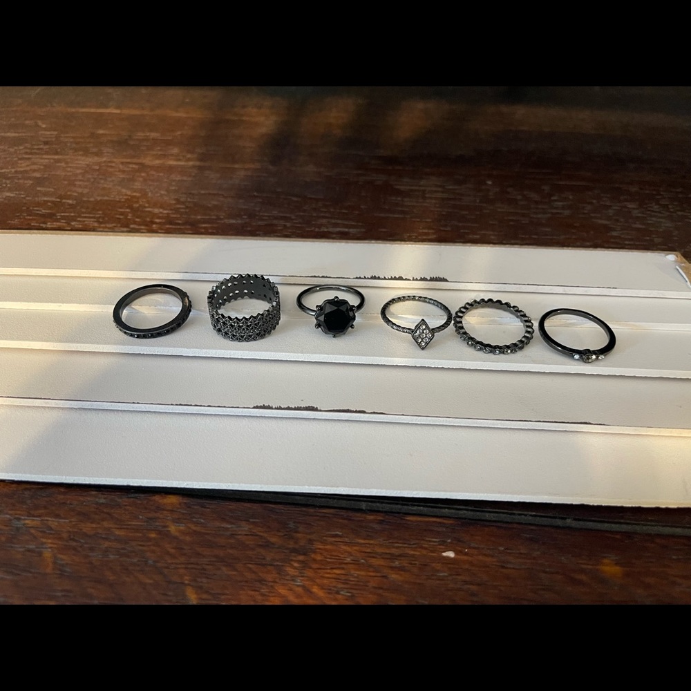 Set of 6 size 10 black rings